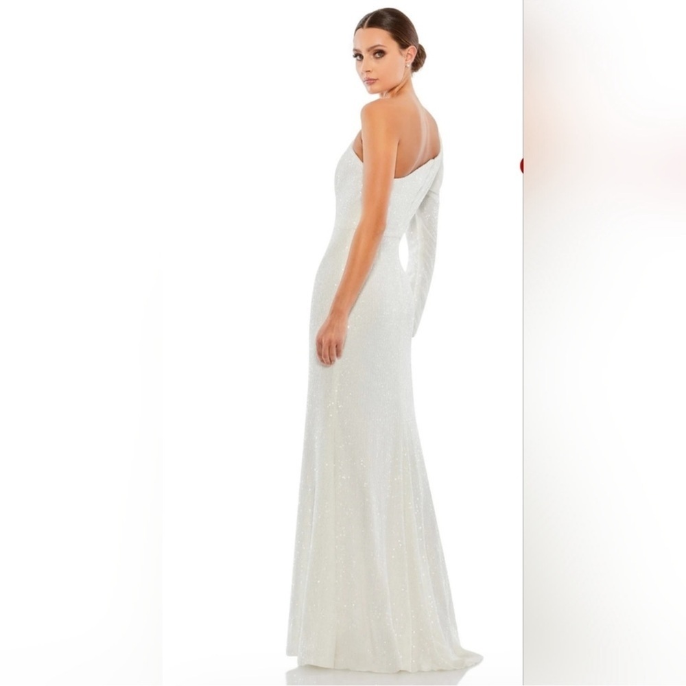 NWT Ieena for Mac Duggal White Sequined One Shoulder Trumpet Gown - Size 0 - Picture 2 of 8